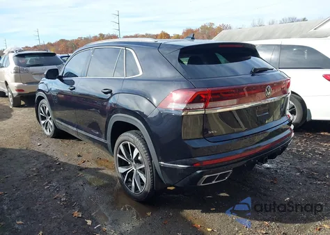 2024 Volkswagen Atlas Cross Sport 2.0T Sel Premium R-Line z USA, uszkodzony, nr VIN 1V2FE2CA2RC242469